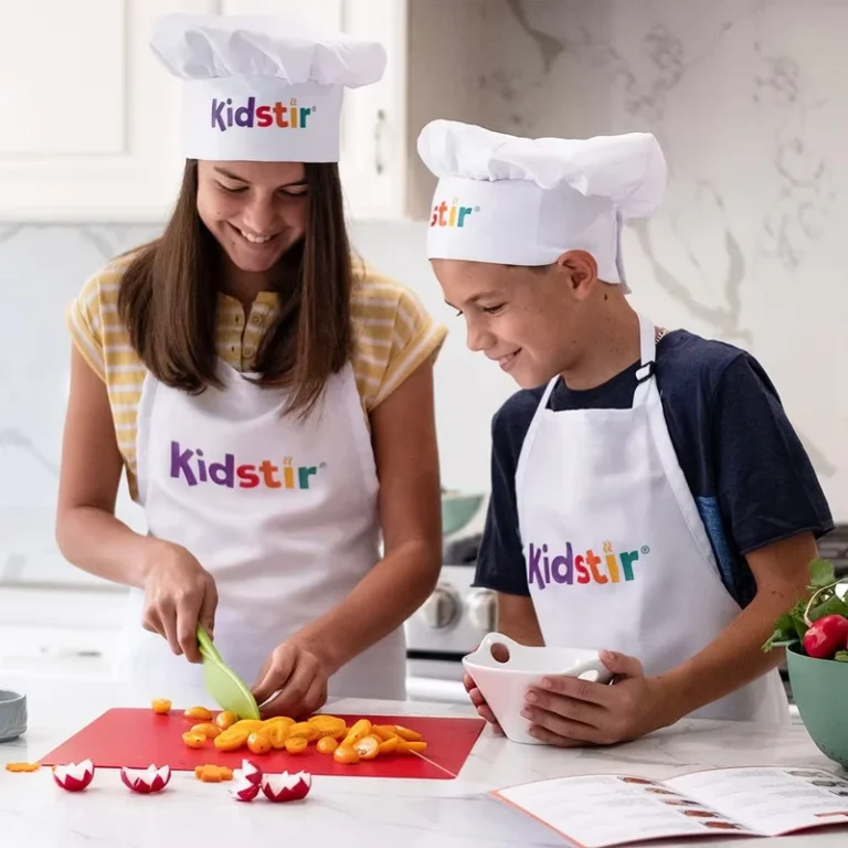 Kids-Baking-Apron-Sets-for-Painting-Baking-Unisex-Polyester-Cotton-Chef-Hat-Set-with-Custom-Logo