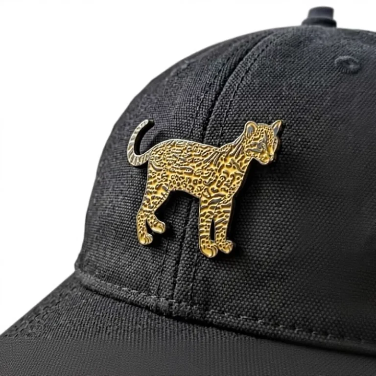 Manufacturer-Custom-Enamel-Pin-Soft-Enamel-Lapel-Pin-Badge-for-Clothing-Bags-Hats-with-Backing-Card-Low-Moq